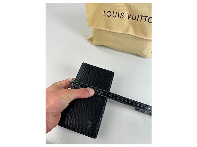 Vintage Louis Vuitton Epi Leather Wallet Black - view 9
