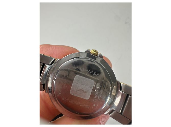Vintage Givenchy Armbanduhr aus Edelstahl Silber Gold - Ansicht 2