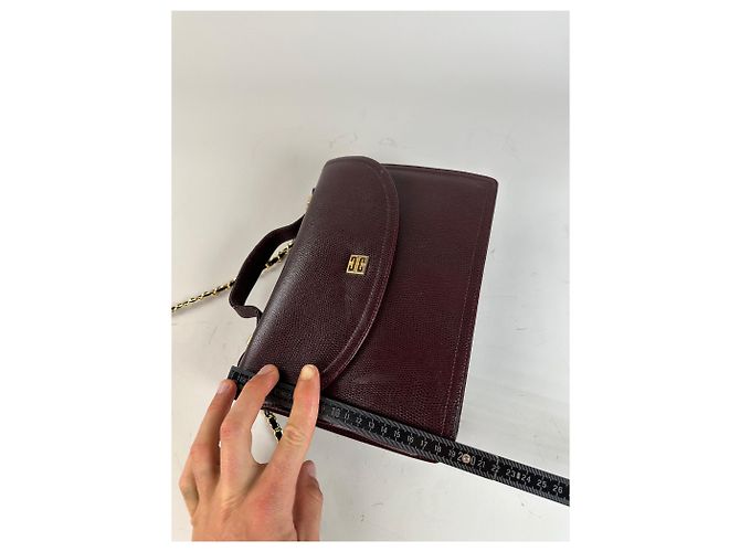 Vintage Givenchy Leder Schultertasche Burgund Goldkette Early 2000s Bordeaux - Ansicht 12