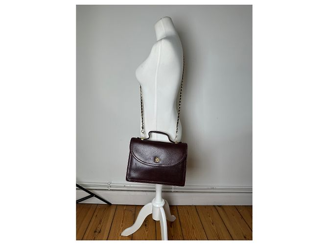 Vintage Givenchy Leder Schultertasche Burgund Goldkette Early 2000s Bordeaux - Ansicht 4