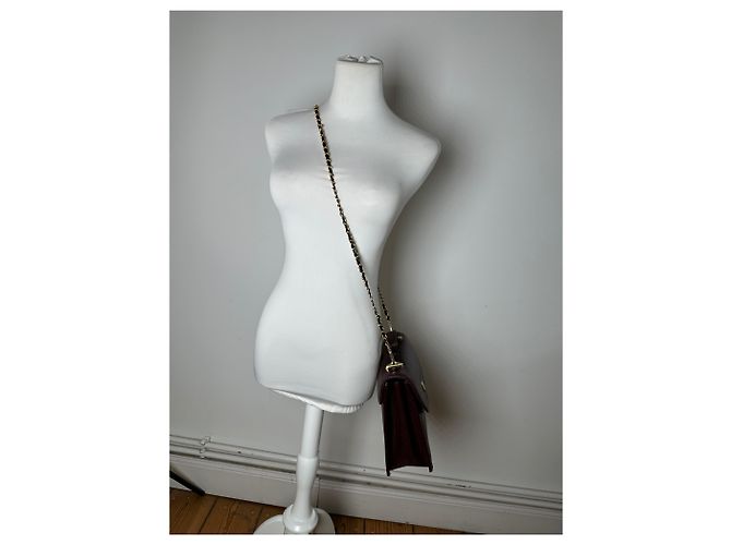 Vintage Givenchy Leder Schultertasche Burgund Goldkette Early 2000s Bordeaux - Ansicht 6