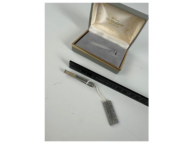 Vintage Givenchy Logo Brosche Silber Gold mit Box - Ansicht 5