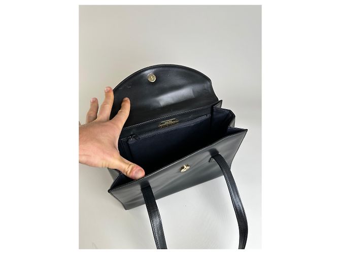 Vintage Givenchy strukturierte Lederhandtasche Schwarz Gold - Ansicht 3