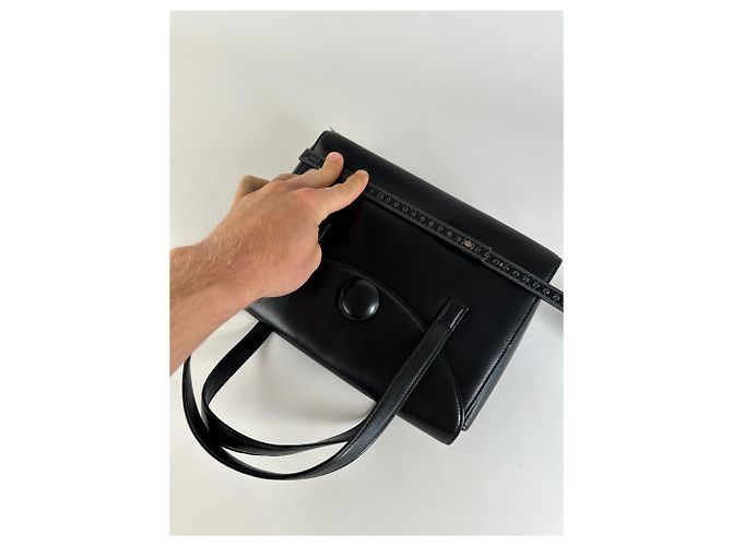 Vintage Givenchy strukturierte Lederhandtasche Schwarz Gold - Ansicht 8