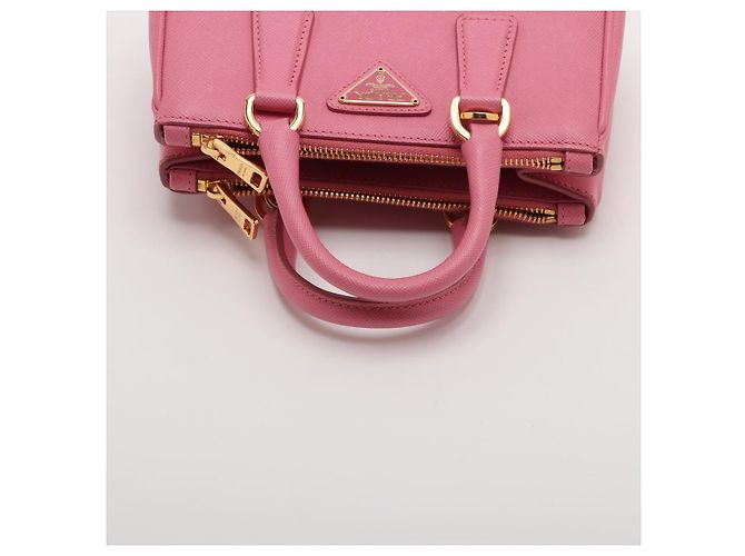 Prada Borsa a Mano Galleria Mini in Pelle Saffiano Rosa - vista 5