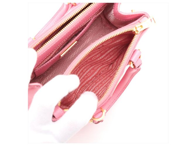 Prada Borsa a Mano Galleria Mini in Pelle Saffiano Rosa - vista 9