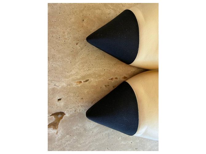 Mules Chanel 2016 Cream Serpent Pearl Sz.38.5 Usato - vista 9