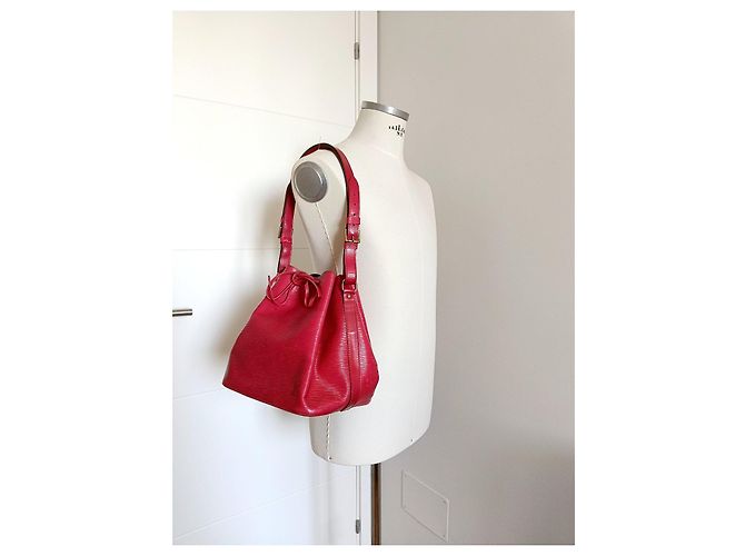 Noe Louis Vuitton Noé in pelle Epi rossa Rosso - vista 17