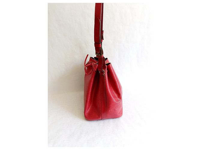 Noe Louis Vuitton Noé in pelle Epi rossa Rosso - vista 4