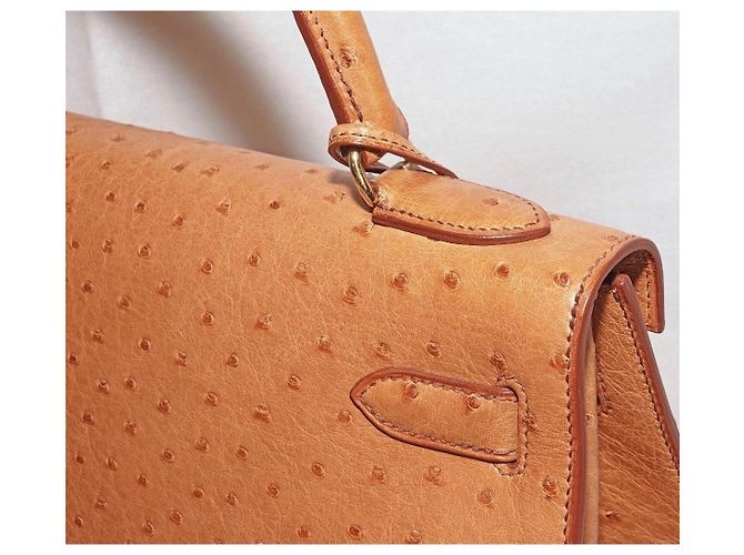 Hermès Kelly 32 in pelle di struzzo Gold Cammello - vista 5