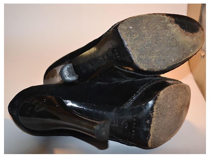 Casadei Décolleté nere in velluto con perle e cristalli Nero - vista 5