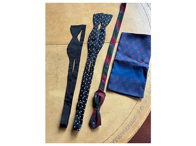 Autre Marque Set di Papillon e Pochette in Seta Hilditch & Key e Guy Apard Nero Blu Multicolore Verde oliva Prugna - vista 17
