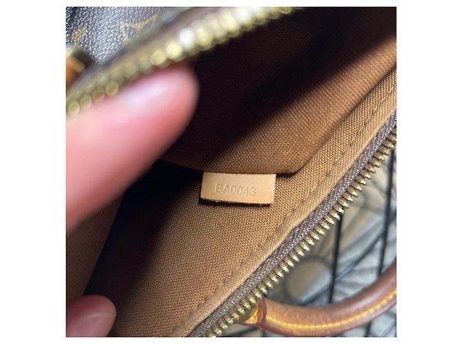 Bolsa Louis Vuitton Alma Monogram Marrom - vista 9