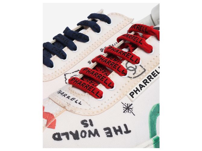 Chanel Baskets en toile blanches Pharrell Williams - taille EU 40 - vue 3
