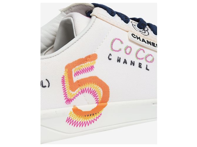 Chanel Baskets en toile blanches Pharrell Williams - taille EU 40 - vue 6