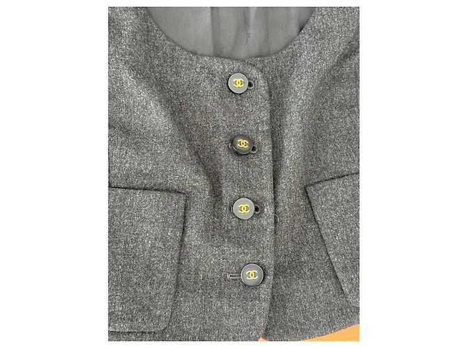 Chanel ärmellose Weste aus Wolle in Grau - vista 4