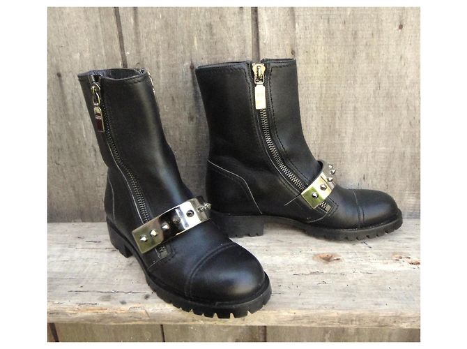 Alexander McQueen Botines de cuero negro - vista 2