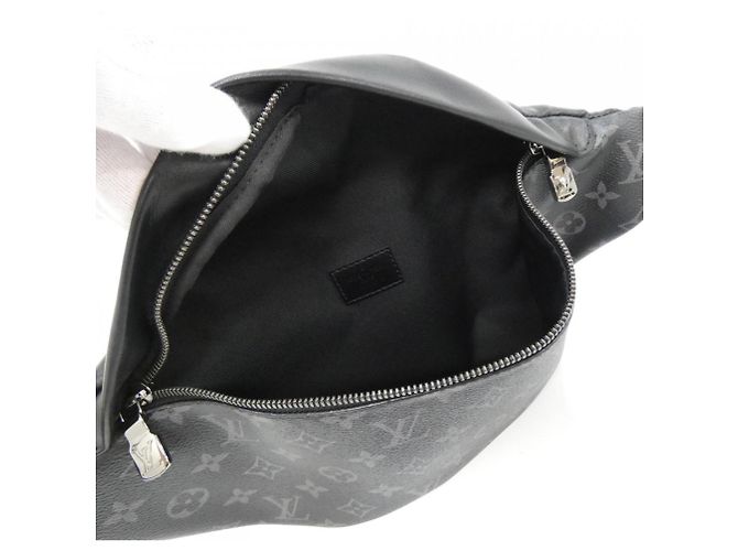 Borsa a tracolla Louis Vuitton Monogram Eclipse Discovery Bumbag Nero - vista 6