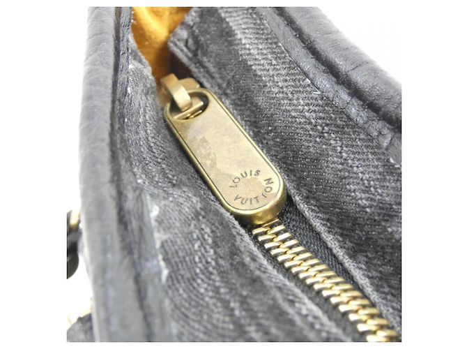 Borsa Louis Vuitton Monogram Denim Neo Cabby MM Nero - vista 4