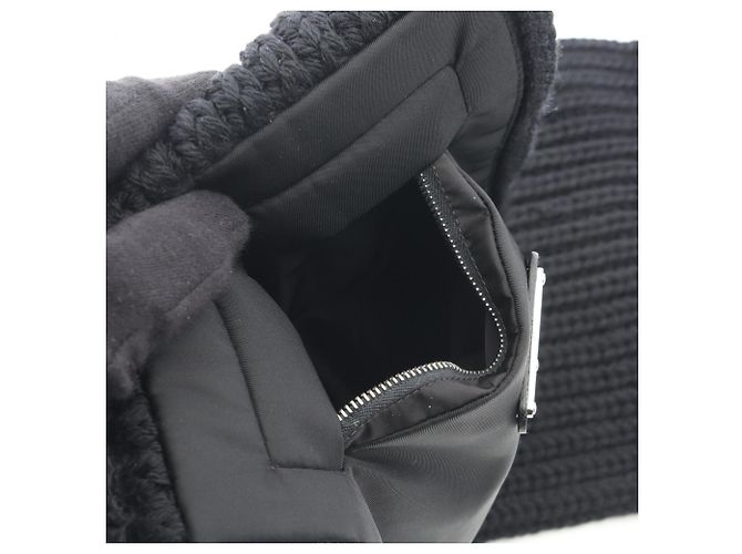 Sciarpa Prada Nyion Triangle Plate, Lana e Nylon, Uomo, Nero () - vista 4