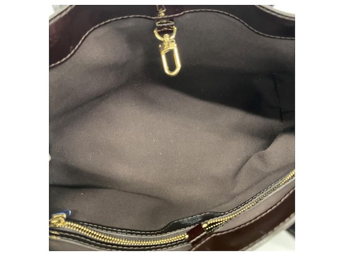 Borsa Louis Vuitton Vernis Wilshire PM M93641 Amarante Bordò - vista 4