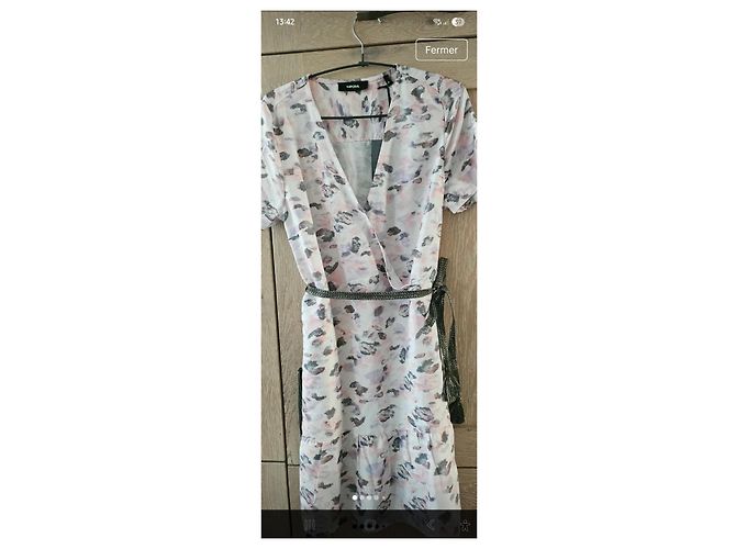 Autre Marque Kaporal Wickelkleid mit Blumenprint Pink Weiß Grau Lila - Ansicht 2