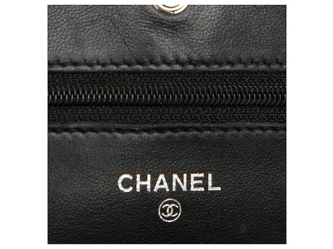 Chanel Schwarzes CC gestepptes Lammleder Wallet On Chain - Ansicht 7