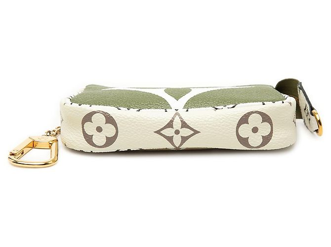 Louis Vuitton Micro Pochette Accessoires Monogram Giant Verde - vista 3