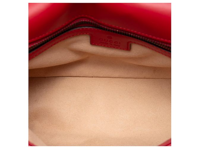 Gucci Red Medium GG Marmont Matelasse Schultertasche aus Kalbsleder Rot - Ansicht 4