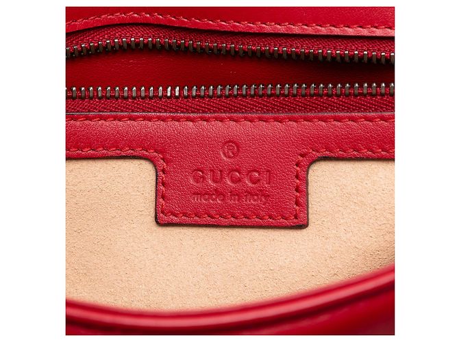 Gucci Red Medium GG Marmont Matelasse Schultertasche aus Kalbsleder Rot - Ansicht 5