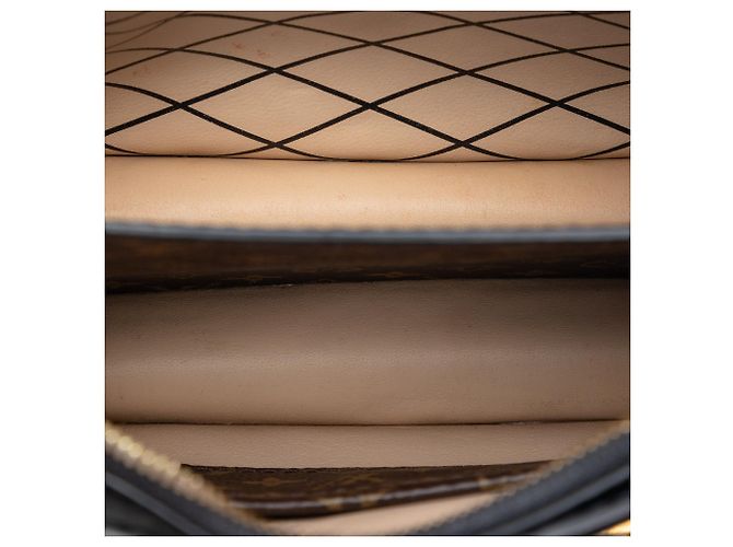 Clutch Louis Vuitton Brown Monogram Reverse Trunk Castaño - vista 4