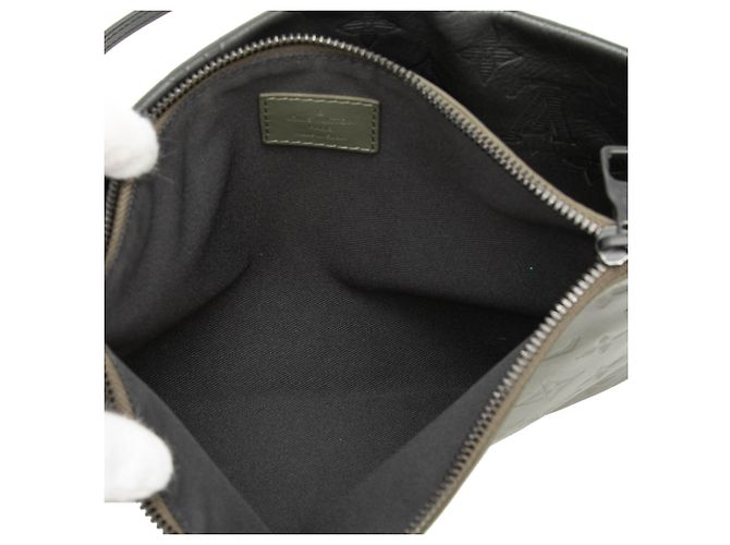 Louis Vuitton Black Monogram Shadow Double Flat Messenger Olivgrün - Ansicht 5