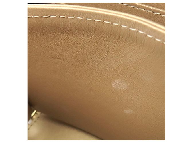 Vanity Bolsa transversal Chanel White Mini CC em pele de cordeiro acolchoada e placa dourada Branco - vista 5