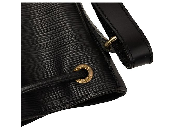 Louis Vuitton Petit Noe em couro Epi preto - vista 7