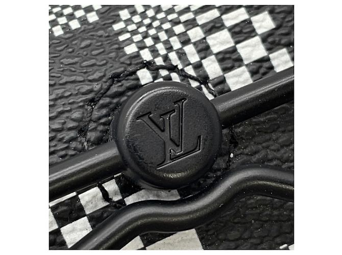 Borsa a tracolla Louis Vuitton Damier Distorted Steamer XS Nero Bianco - vista 11