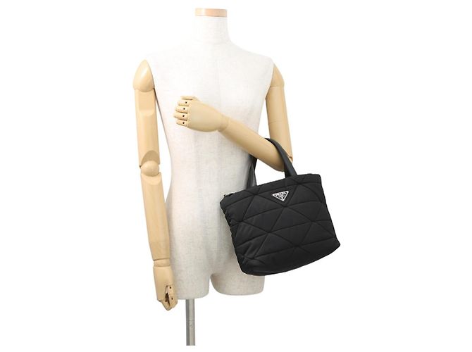 Prada Small Padded Re-Nylon Tote Bag Schwarz - Ansicht 4