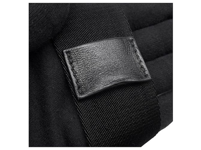 Prada Small Padded Re-Nylon Tote Bag Schwarz - Ansicht 9