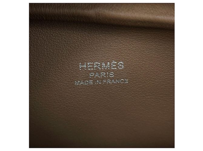 Hermès Borsa a tracolla Hermes Petit Courier Etoupe Evercolor Taupe - vista 15