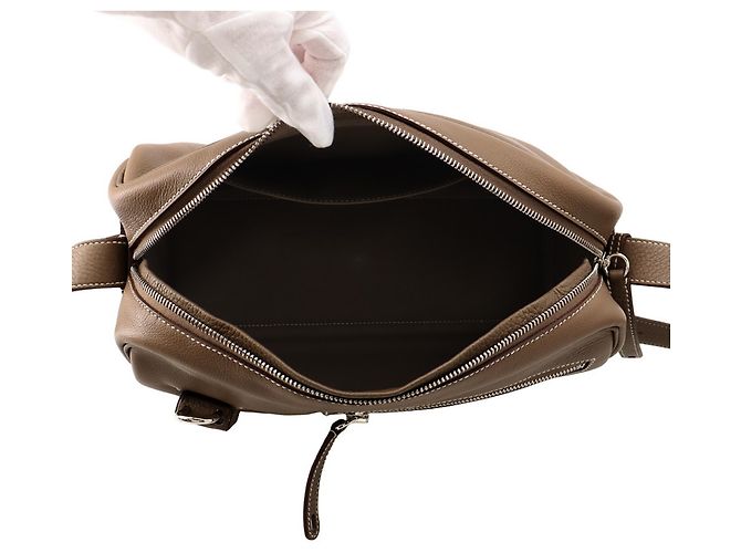 Hermès Borsa a tracolla Hermes Petit Courier Etoupe Evercolor Taupe - vista 5
