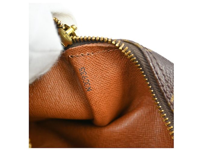 Louis Vuitton Papillon Monogram Canvas 26 - vue 6