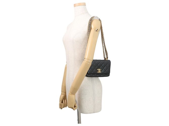 Borsa a tracolla Chanel in pelle nera con catena Nero - vista 4