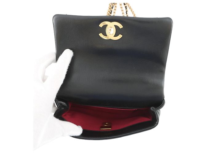 Borsa a tracolla Chanel in pelle nera con catena Nero - vista 6