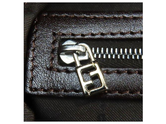 Zucca Borsa a tracolla Fendi Mamma Bucket Marrone Nero - vista 16