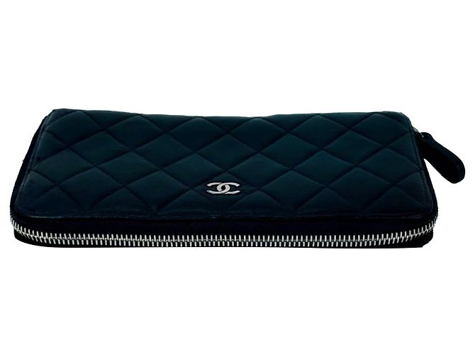 Portafoglio Chanel Classic Quilted Lambskin Zip Around Nero - vista 3