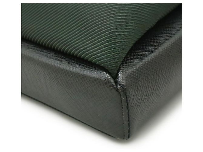 Louis Vuitton Taiga Saratov PM Schultertasche Schwarz - Ansicht 3