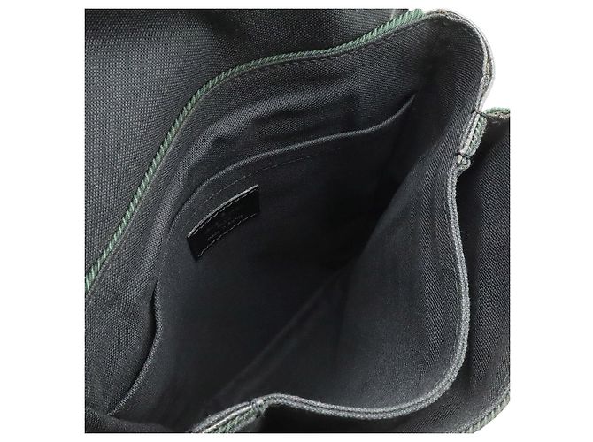 Louis Vuitton Taiga Saratov PM Schultertasche Schwarz - Ansicht 6