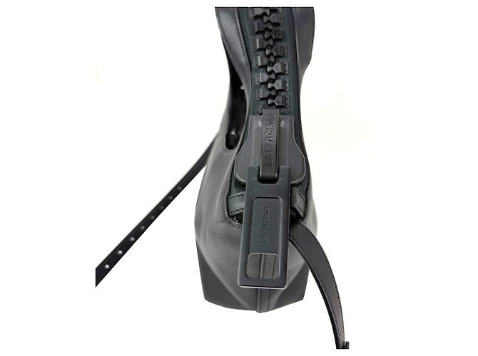 Day Borsa a tracolla Balenciaga Megazip in pelle di vitello nera Nero - vista 8