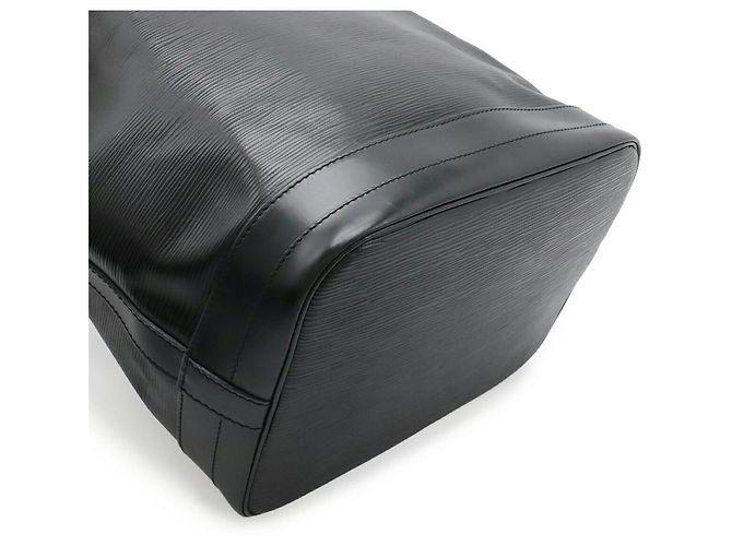 Bolsa de Ombro Louis Vuitton Epi Noe Preta Preto - vista 3