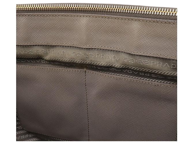 Borsa a mano in pelle Prada Galleria Medium Grigio - vista 9