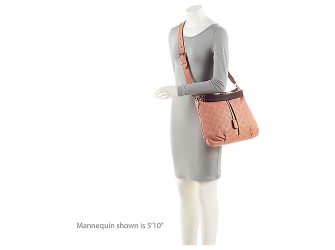 Borsa a tracolla Louis Vuitton Mahina Leather Selene PM Marrone - vista 5